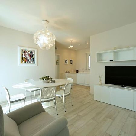 Luxury Apartament Con Garage Vista Mare Alassio Per 6 Persone Bagian luar foto