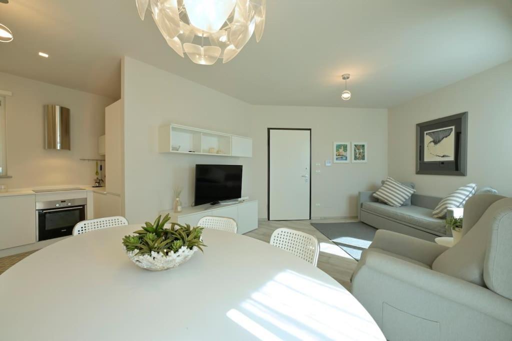 Luxury Apartament Con Garage Vista Mare Alassio Per 6 Persone Bagian luar foto