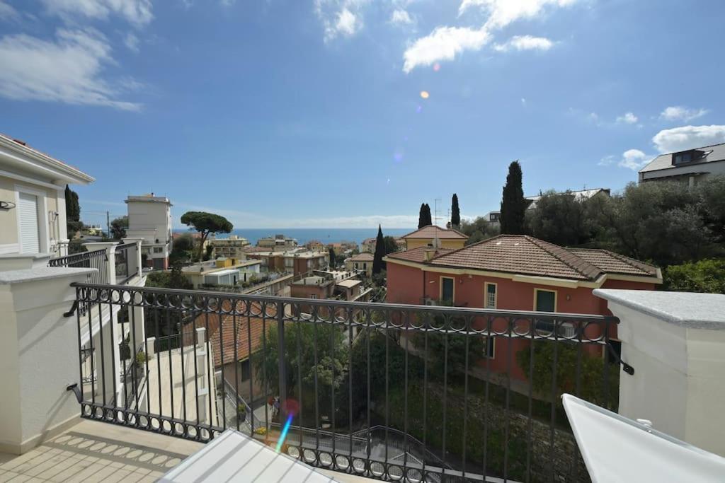 Luxury Apartament Con Garage Vista Mare Alassio Per 6 Persone Bagian luar foto