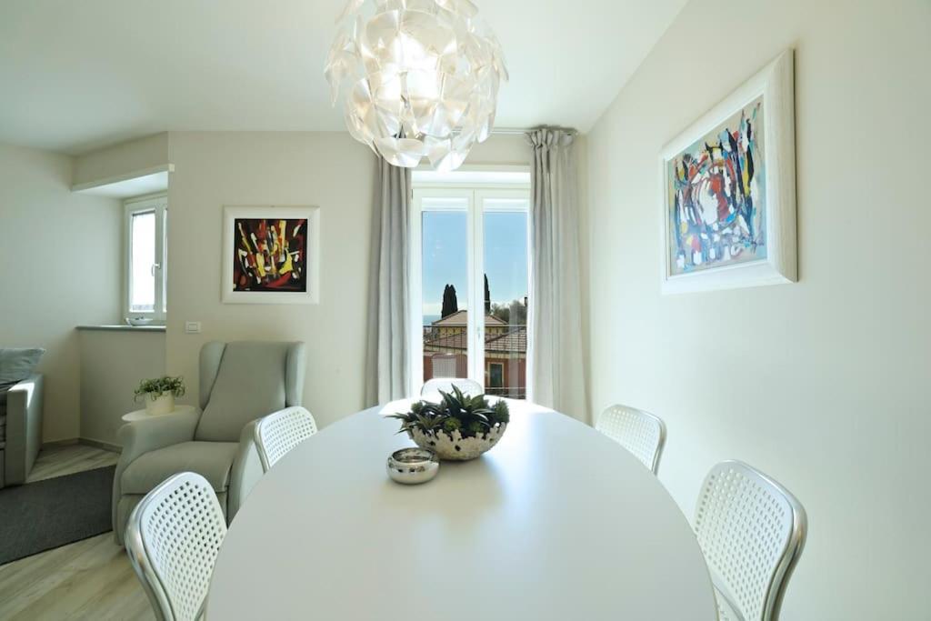 Luxury Apartament Con Garage Vista Mare Alassio Per 6 Persone Bagian luar foto